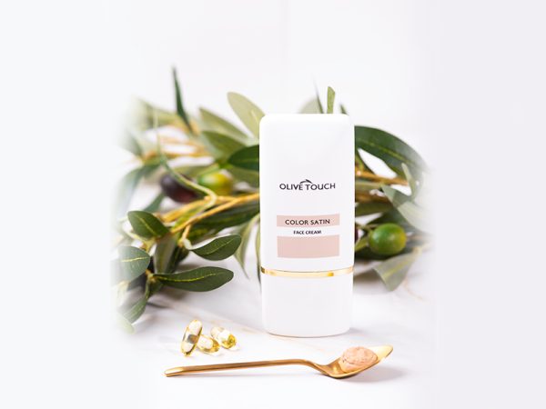 Color satin face cream with sunscreen factors 50ml - Afbeelding 2