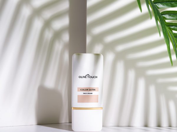 Color satin face cream with sunscreen factors 50ml