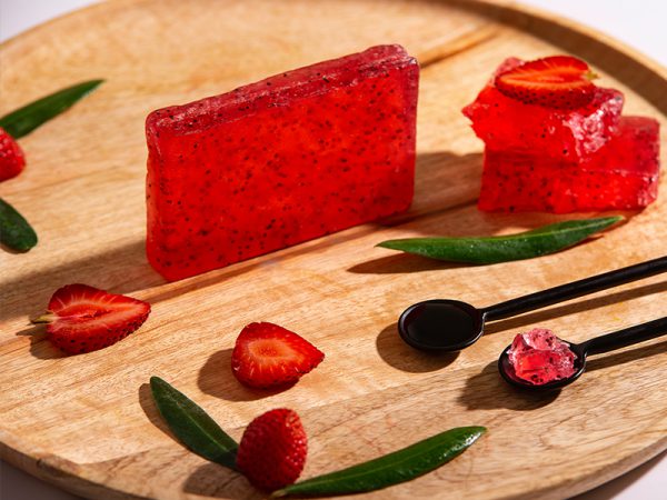 Handmade Soap Strawberry 100gr - Afbeelding 2