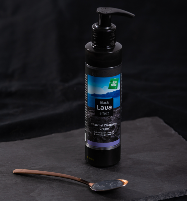 Black Lava Effect With Charcoal Cleansing Cream 150ml