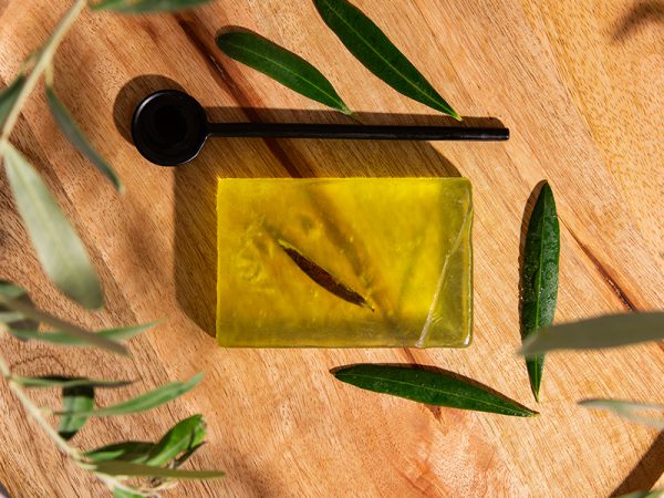Handmade Soap with organic olive oil and olive leaves extract 100gr - Afbeelding 2