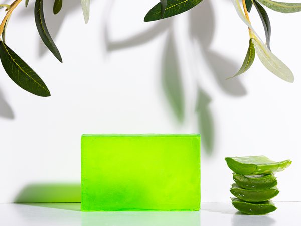 Handmade soap with organic olive oil and aloe 100gr - Afbeelding 2